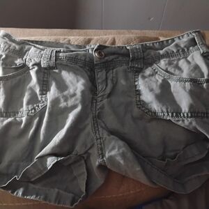 Mudd Women's Cargo Shorts in Gray
